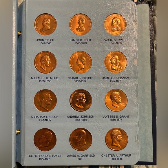 Vintage United States Medals of the Presidents Album - Picture 3 of 5